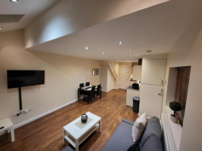 Great Apartment Next To Tooting Bec Tube Station!
